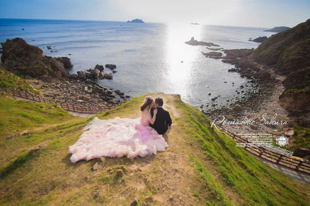 Quy Nhơn l&atilde;ng mạn v&agrave; n&ecirc;n thơ qua những shoot h&igrave;nh cưới đẹp như tranh vẽ - Ảnh 1.