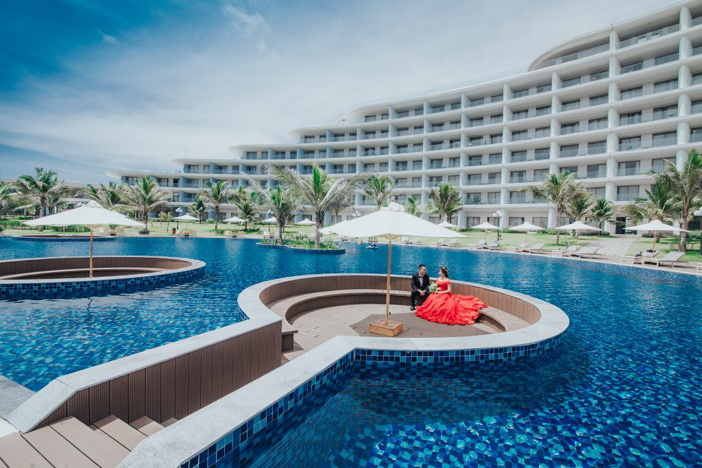 Quy Nhơn l&atilde;ng mạn v&agrave; n&ecirc;n thơ qua những shoot h&igrave;nh cưới đẹp như tranh vẽ - Ảnh 7.