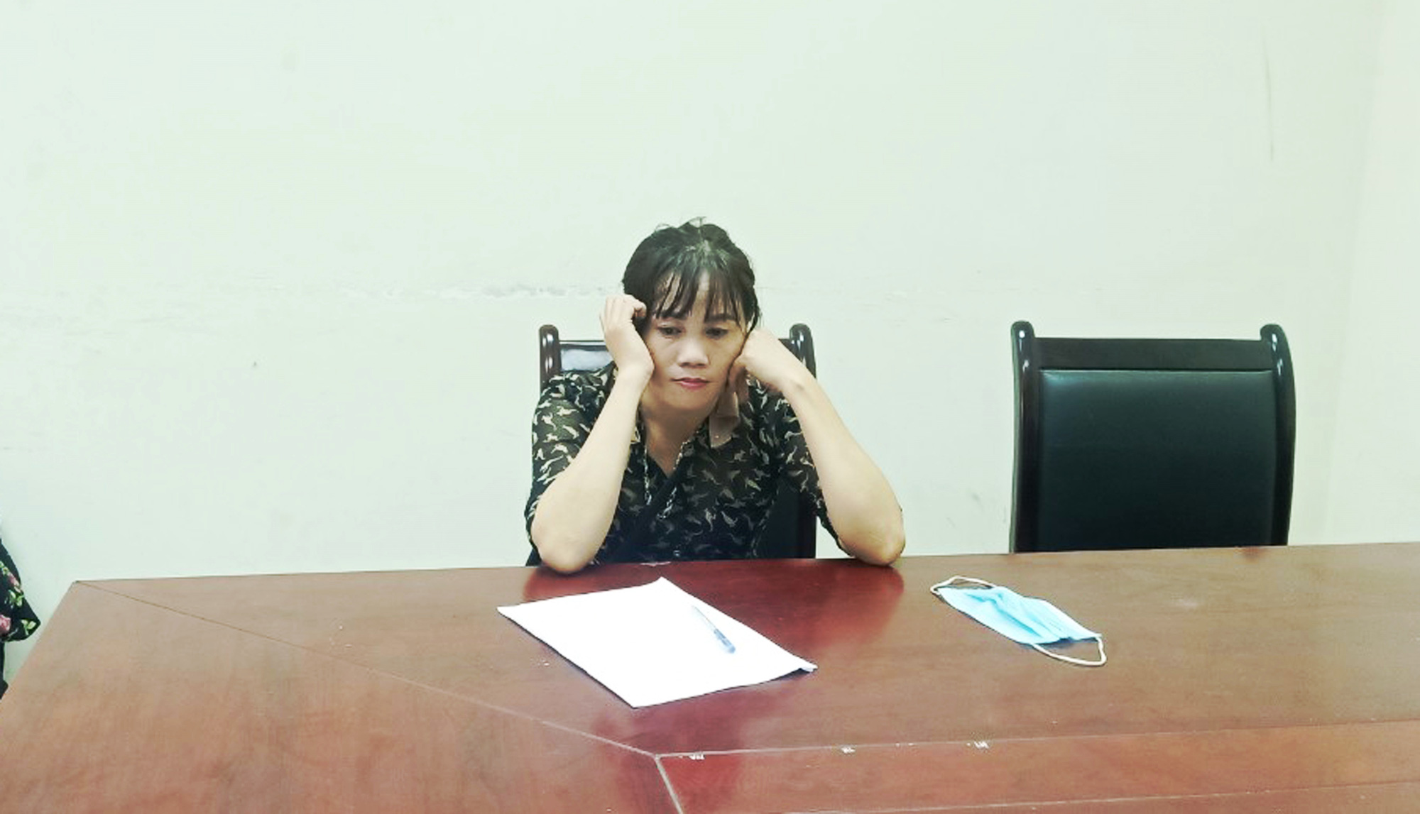 "Thương chị" quen biết, anh tài xế giúp người phụ nữ nép trong cabin để ... trốn cách ly