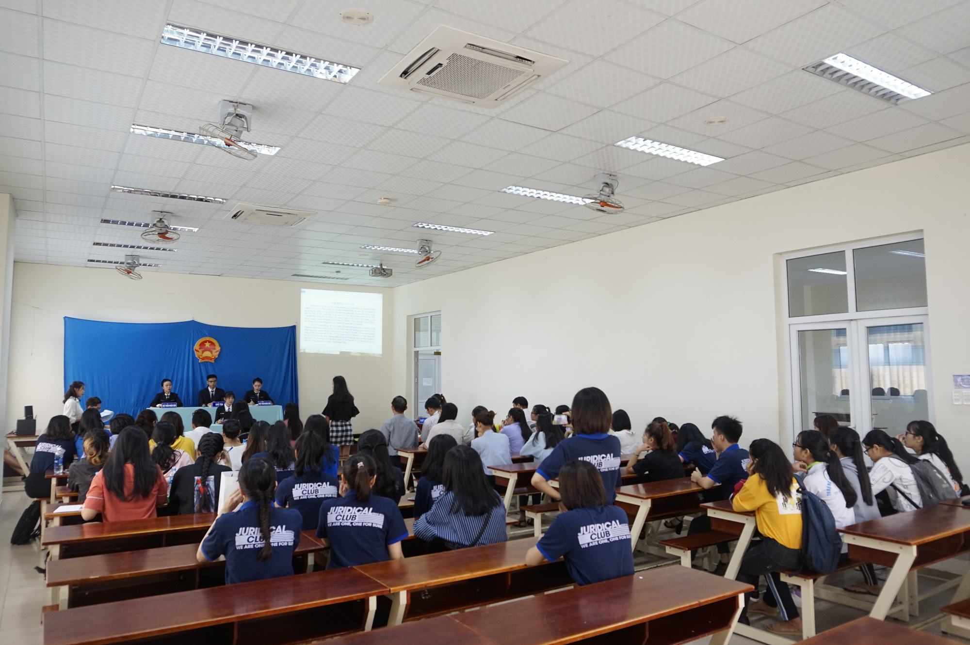 Ngành Luật Kinh tế: Tấm khiên pháp lý trên thương trường - Ảnh 2.