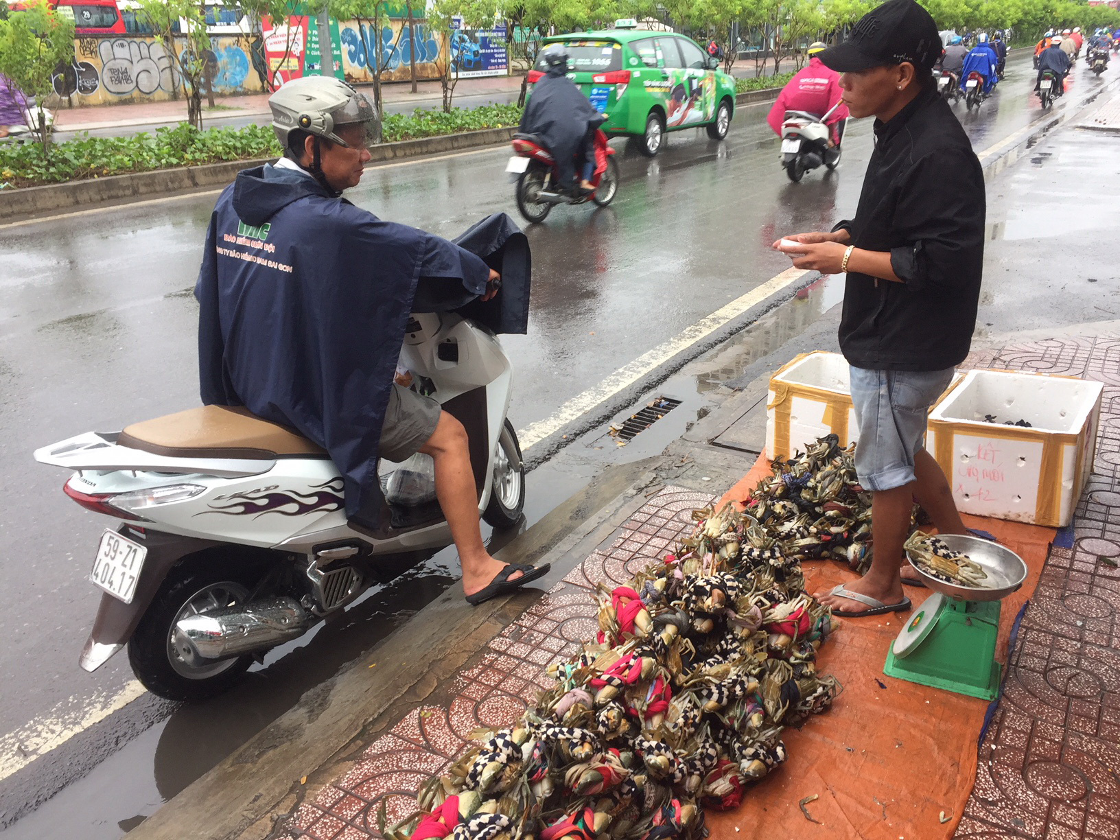 Thực hư cua C&agrave; Mau 50.000 đồng/3 con b&aacute;n đầy đường, bao ăn - Ảnh 3.
