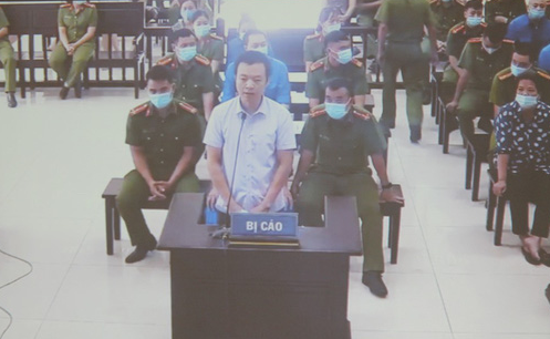 Vợ Đường Nhuệ cùng nhóm cán bộ đấu giá đất hầu toà - Ảnh 5.