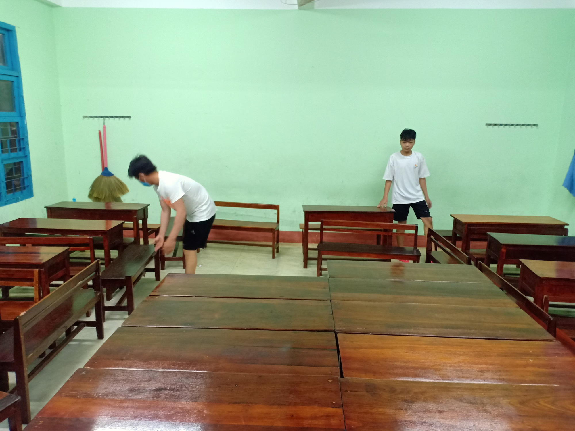 Đ&agrave; Nẵng: Trắng đ&ecirc;m di tản h&agrave;ng ng&agrave;n người d&acirc;n tr&aacute;nh b&atilde;o số 5 - Ảnh 13.