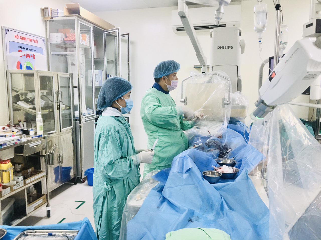 Cứu sống 2 người đàn ông ở Quảng Bình bị "ho ra máu sét đánh" trước…phút lâm nguy