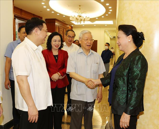 Tổng B&iacute; thư, Chủ tịch nước chủ tr&igrave; buổi l&agrave;m việc với Thường vụ Th&agrave;nh ủy H&agrave; Nội - Ảnh 8.