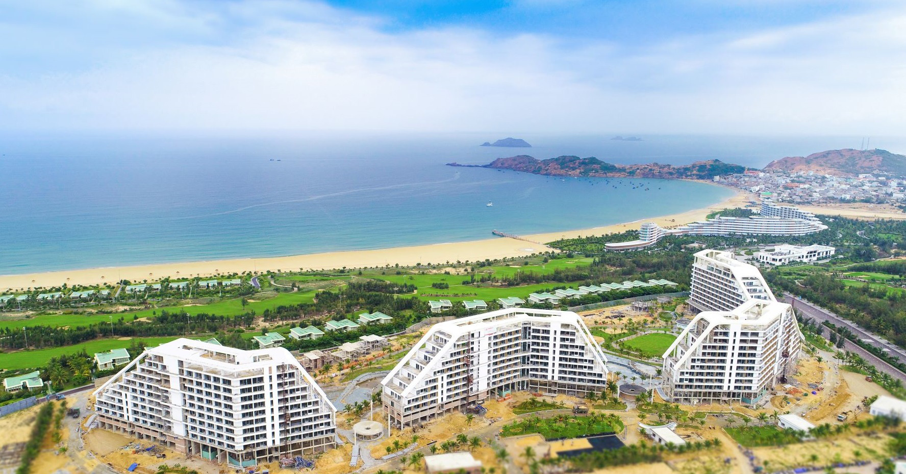 Tập đoàn FLC chuẩn bị khánh thành khách sạn lớn nhất Việt Nam tại Quy Nhơn - Ảnh 1.