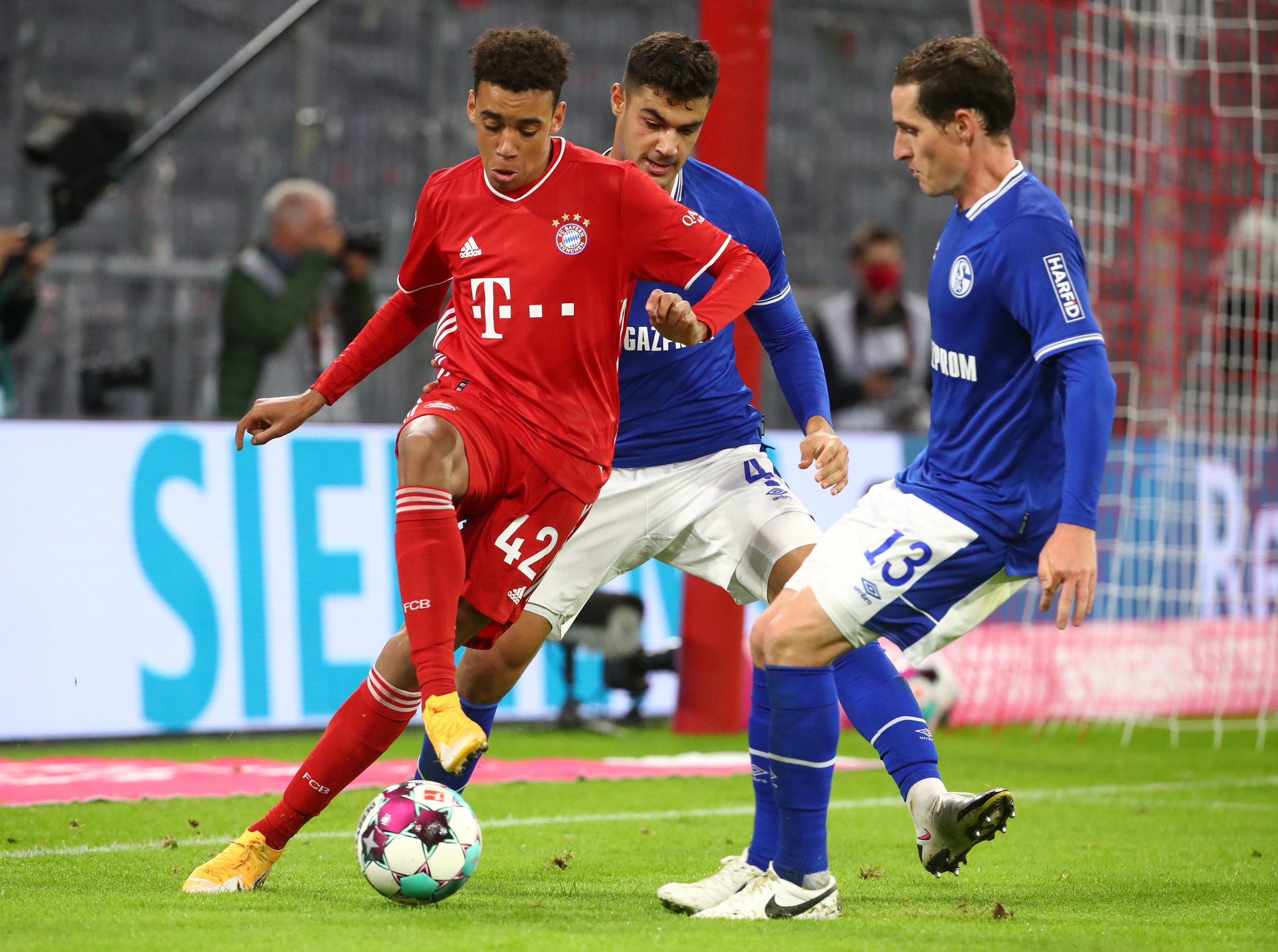 Khai mạc Bundesliga, Bayern Munich v&ugrave;i dập Schalke 04 kh&ocirc;ng lối tho&aacute;t - Ảnh 5.