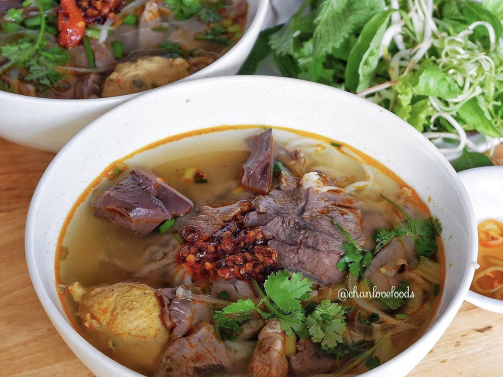 Loạt món ngon miền Trung hút khách ở TP HCM