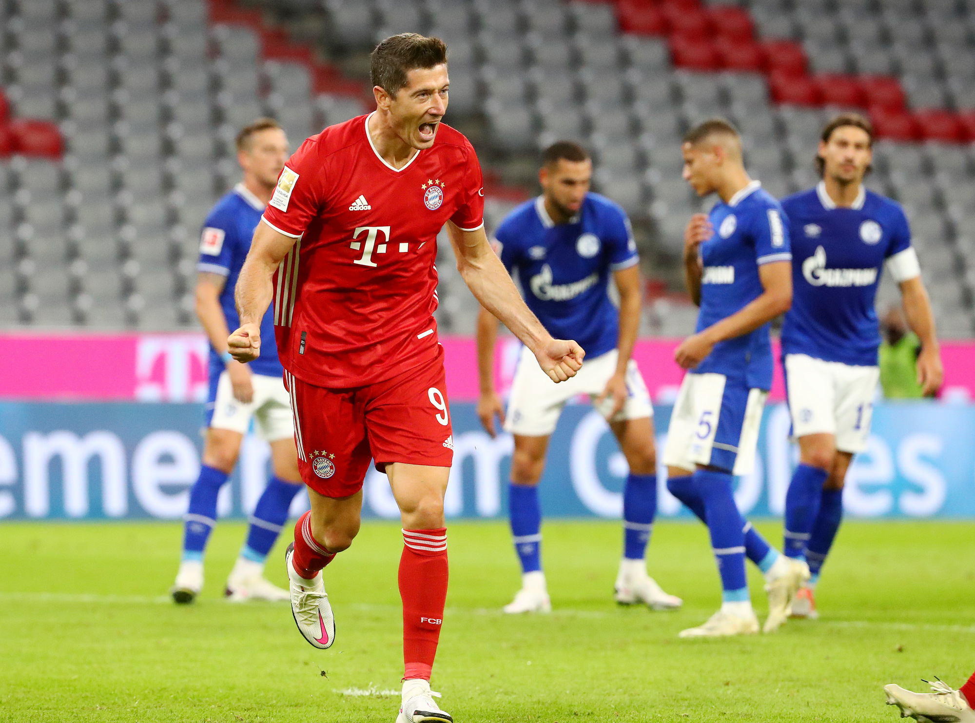 Khai mạc Bundesliga, Bayern Munich v&ugrave;i dập Schalke 04 kh&ocirc;ng lối tho&aacute;t - Ảnh 3.