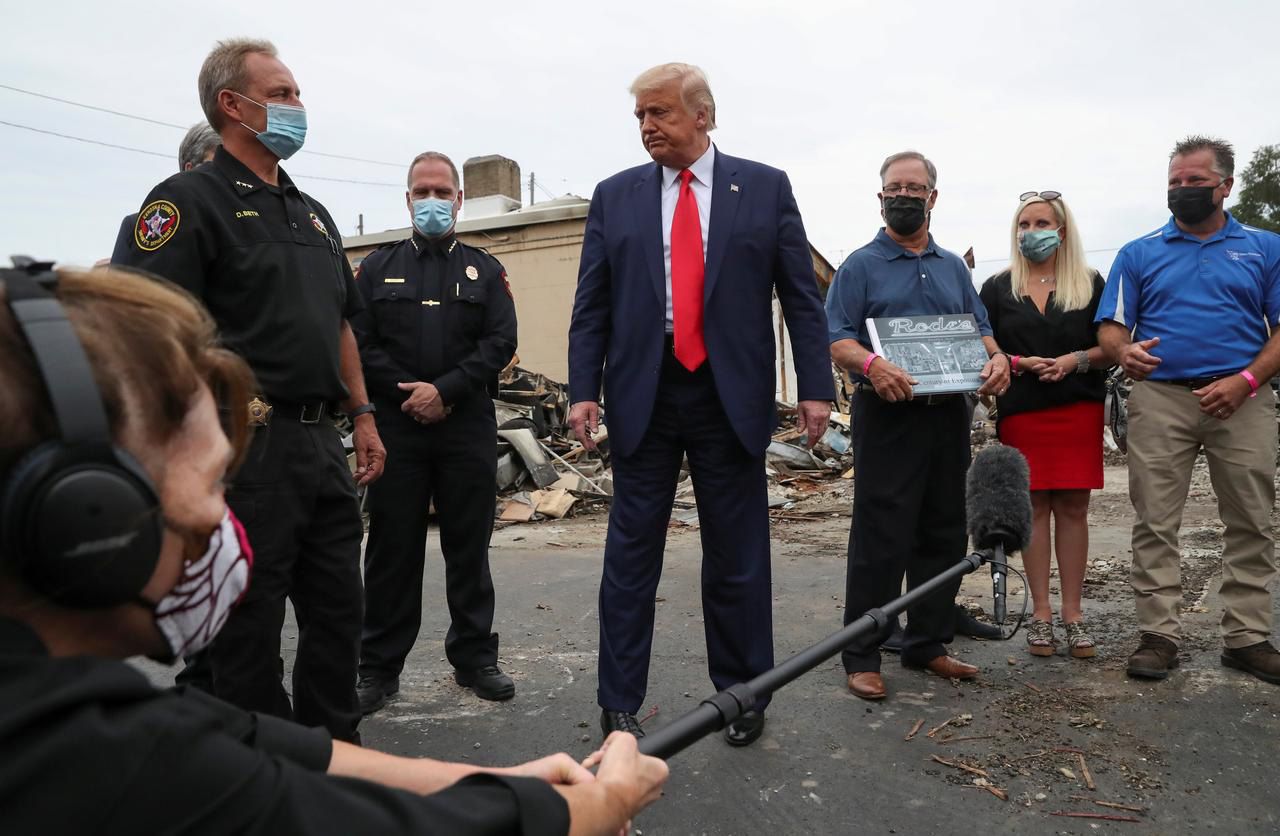 Tổng thống Trump lên tiếng về nghi vấn bị đột quỵ nhẹ hàng loạt