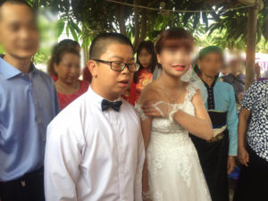 Người cha cầu cứu vì mất liên lạc với con gái lấy chồng Trung Quốc