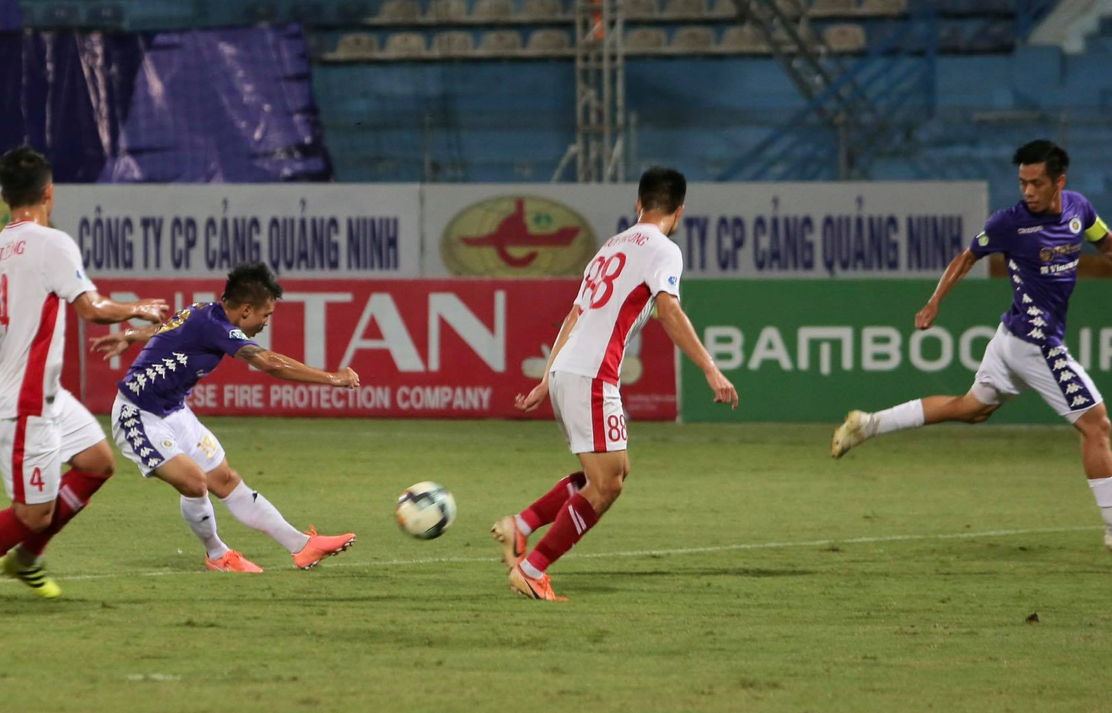 Quang Hải tỏa sáng phút 88, Hà Nội FC bảo vệ thành công cúp Quốc gia