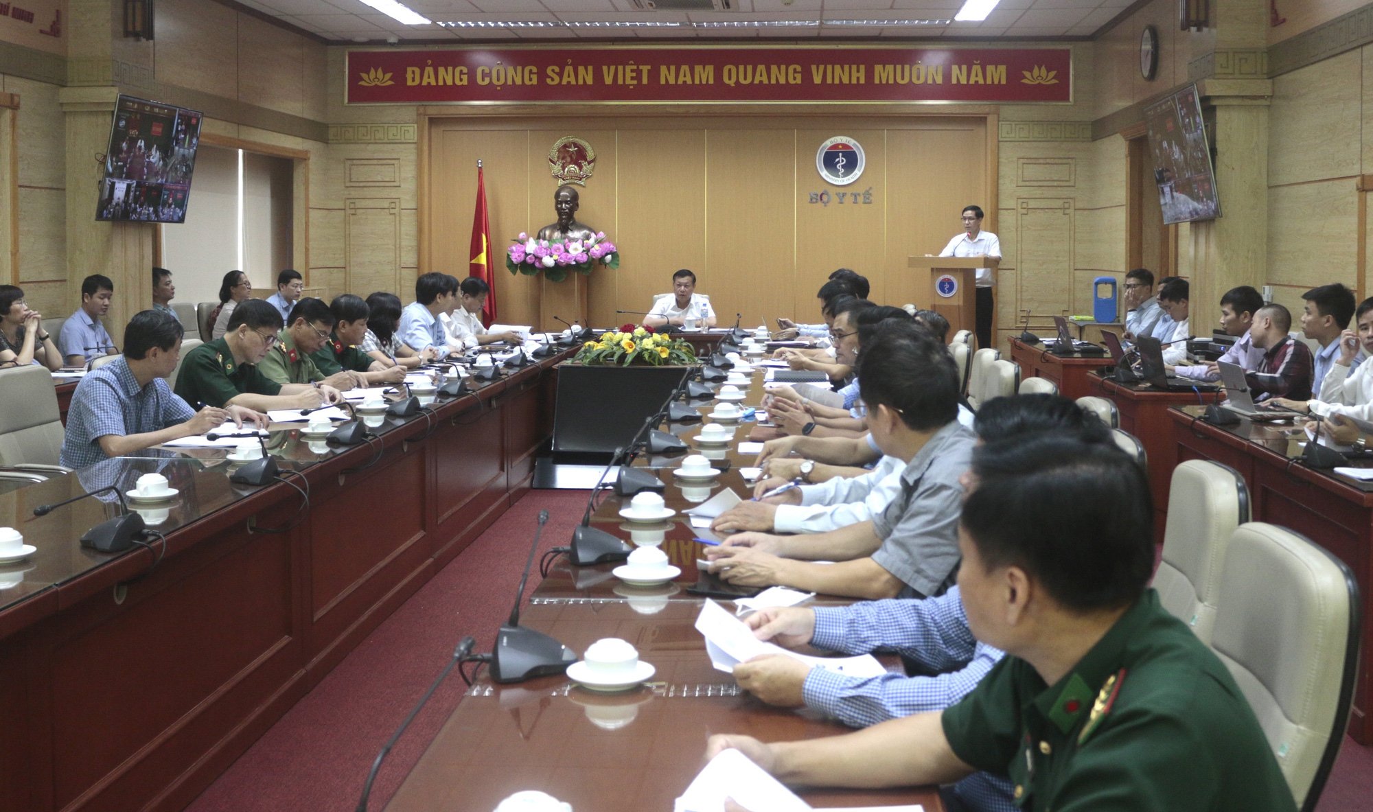 L&yacute; giải v&igrave; sao trẻ lớn phải ti&ecirc;m vắc-xin bạch hầu giảm liều - Ảnh 1.
