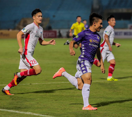 HLV Park Hang-seo vui vì Quang Hải, Văn Lâm