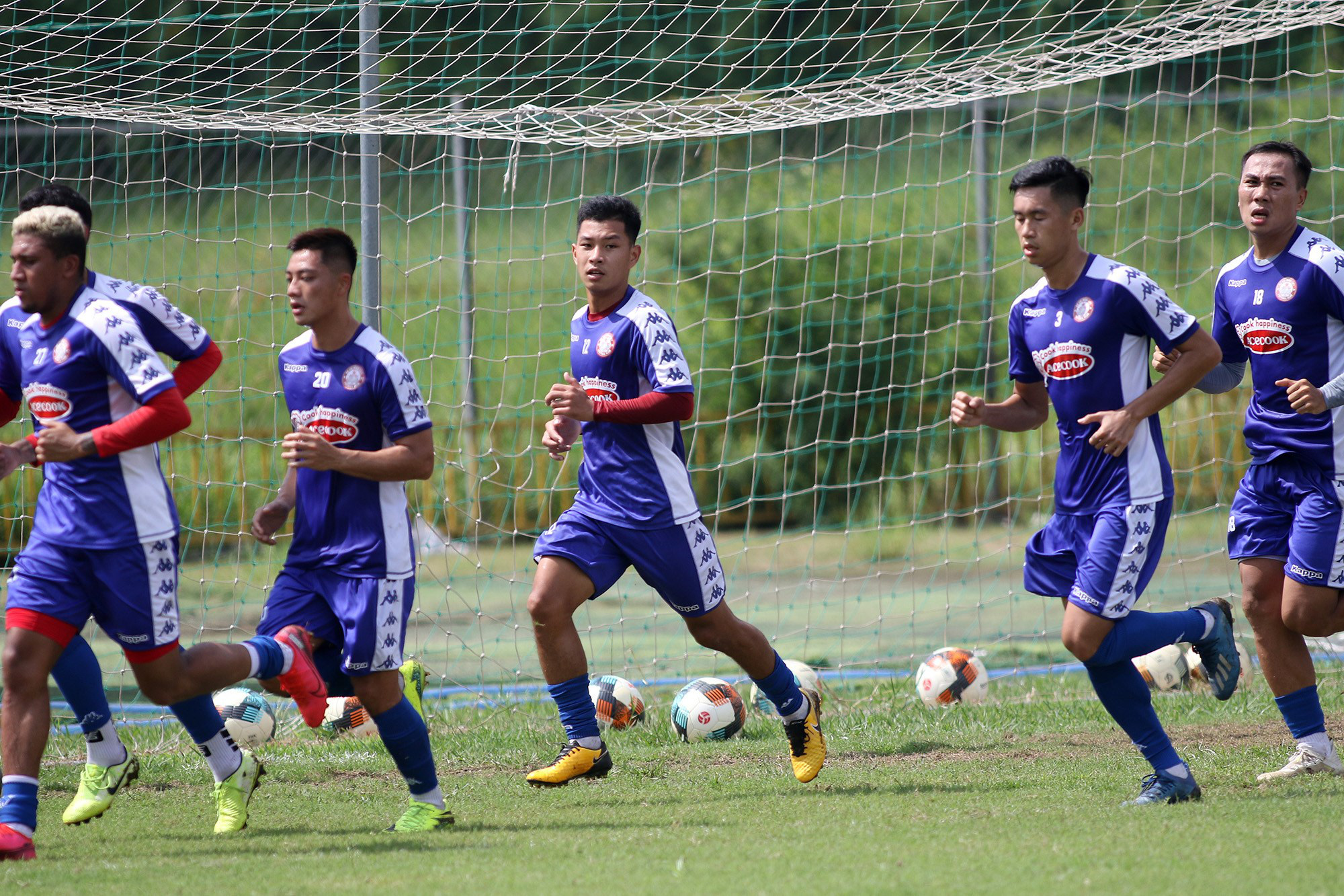 C&ocirc;ng Phượng ở đ&acirc;u trong ng&agrave;y 2 bạn cũ ở U19 Việt Nam ra mắt CLB TP HCM? - Ảnh 3.