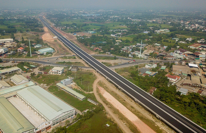 Thu&ecirc; hay mua đất c&ocirc;ng nghiệp c&oacute; lợi hơn - Ảnh 1.