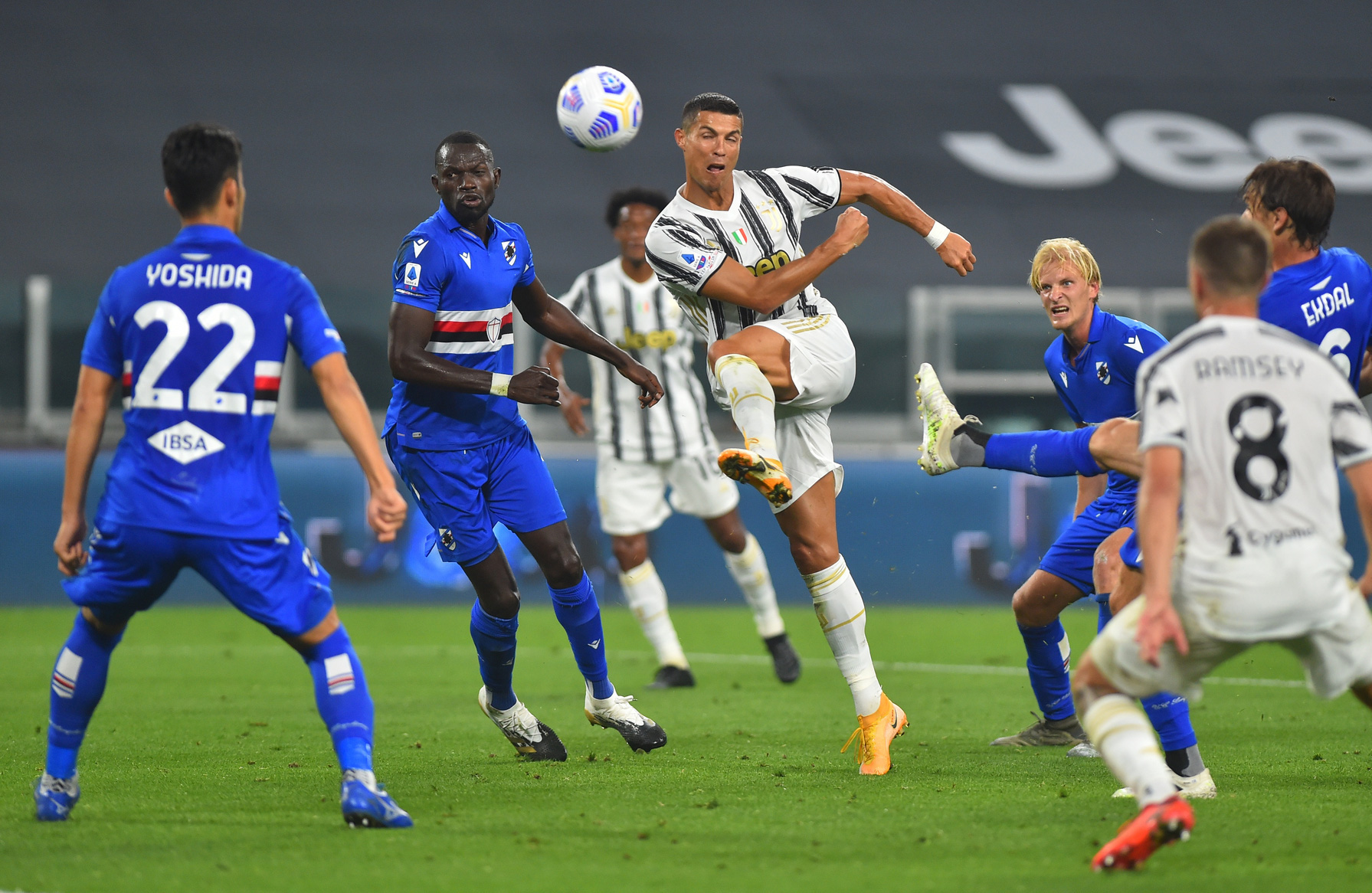Ronaldo khai hỏa, Juventus mở màn mãn nhãn ở Turin