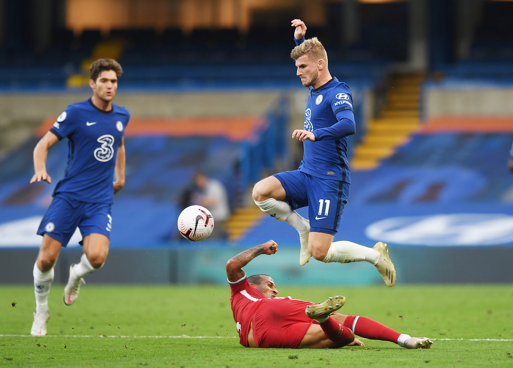 Thảm họa đại chiến, Chelsea thất bại cay đắng trước Liverpool - Ảnh 1.