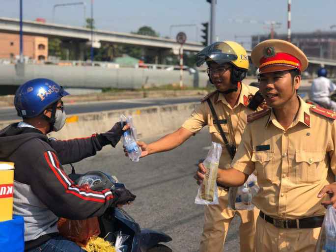Bộ Công an nghiên cứu đổi mới trang phục CSGT