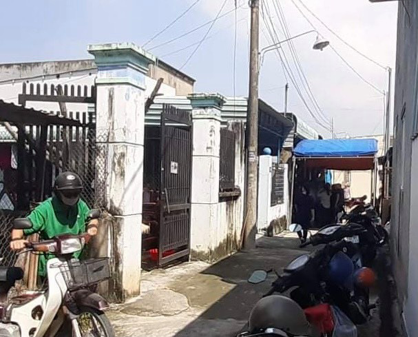 Nghi &aacute;n chồng s&aacute;t hại vợ rồi treo cổ tự tử ở Bi&ecirc;n Ho&agrave; - Ảnh 1.