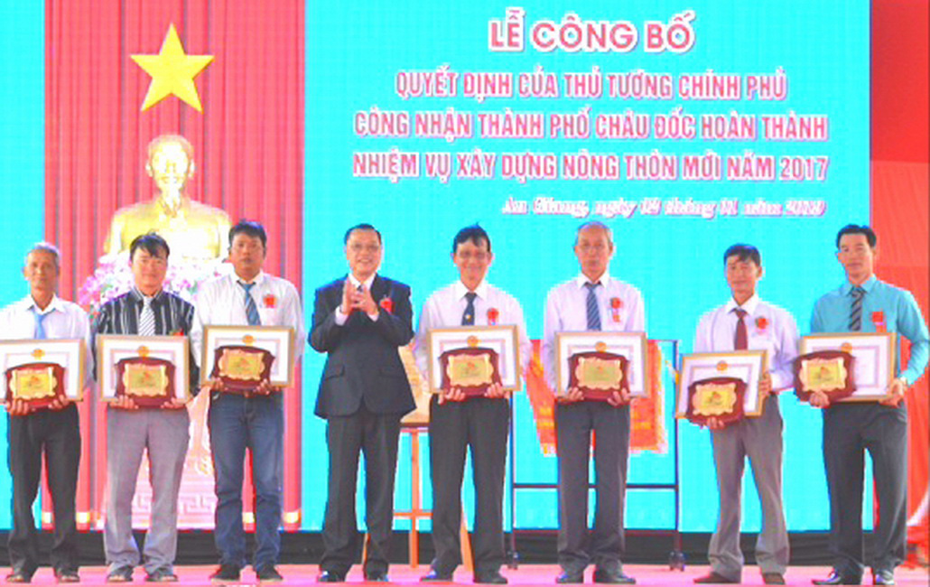 An Giang tìm cách giúp dân thoát nghèo bền vững - Ảnh 2.