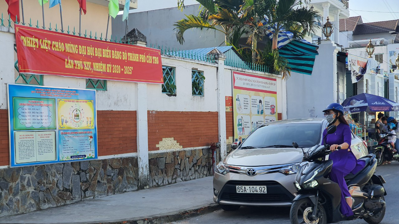 Cần Thơ: Rợp băng r&ocirc;n, cờ phướn ch&agrave;o mừng Đại hội Đảng bộ - Ảnh 5.