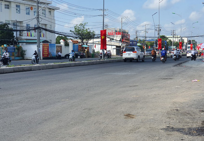 Cần Thơ: Rợp băng r&ocirc;n, cờ phướn ch&agrave;o mừng Đại hội Đảng bộ - Ảnh 6.