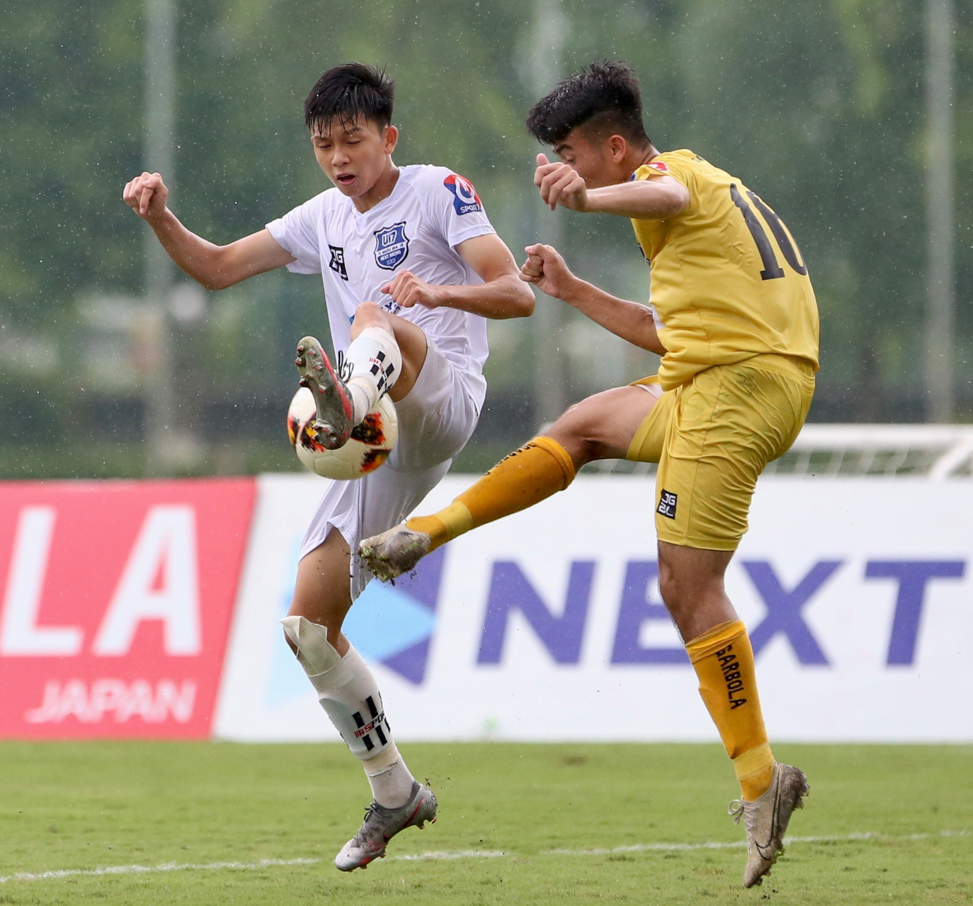 Bầu Đức góp 2 đội ở bán kết U17 Quốc gia