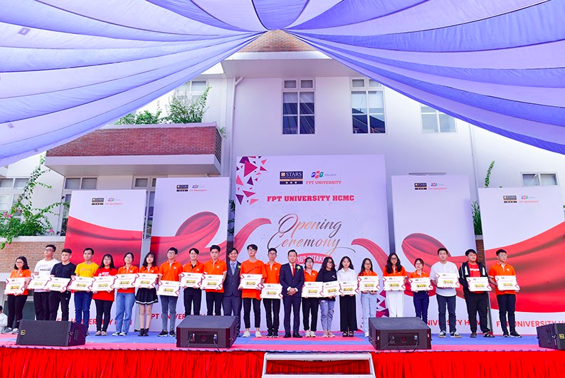 Trường ĐH đầu ti&ecirc;n tr&ecirc;n cả nước ho&agrave;n th&agrave;nh tuyển sinh năm 2020 - Ảnh 2.