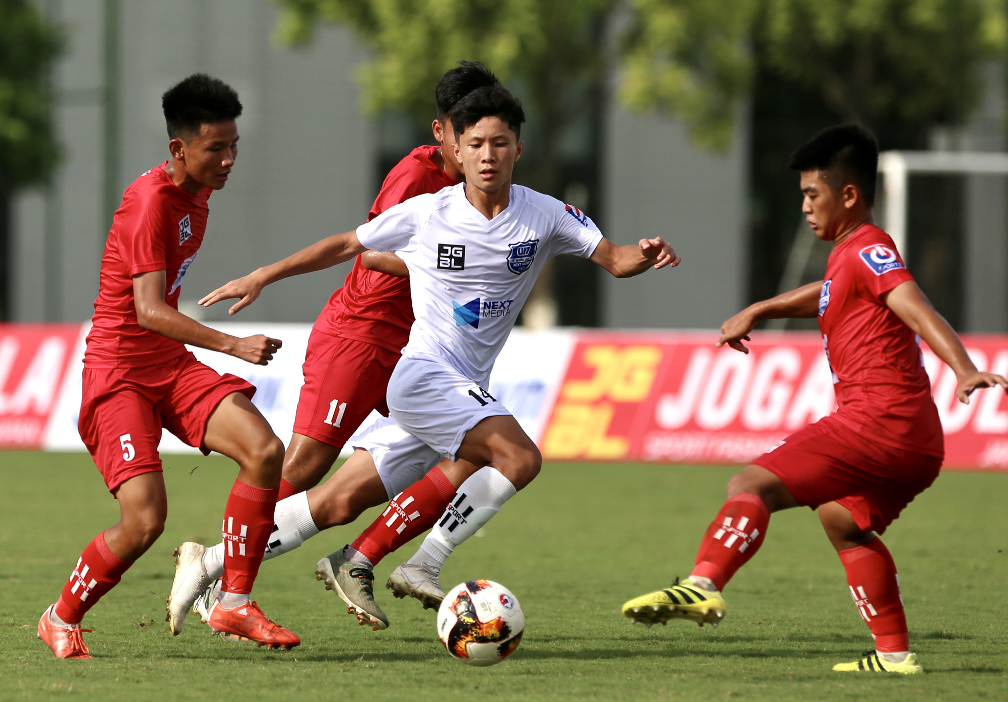 VCK Giải bóng đá vô địch U17 Quốc gia – Next Media 2020: U17 Nutifood JMG  vào bán kết