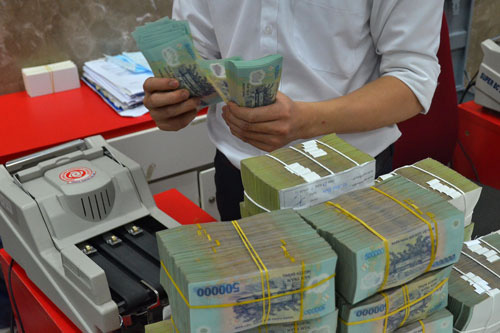 Cảnh báo ngân hàng tập trung vốn vào bất động sản, trái phiếu DN