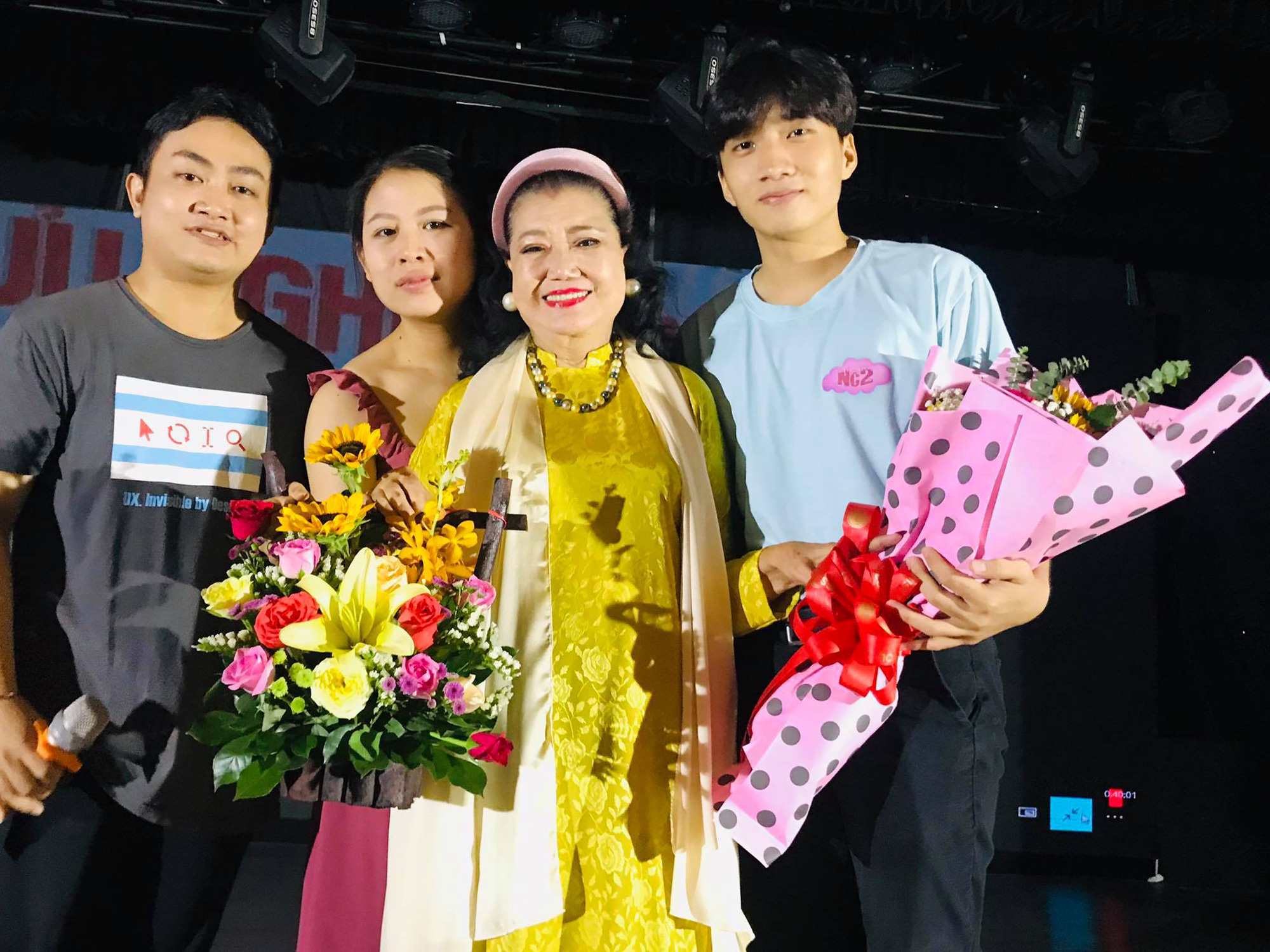 Xem lại L&ocirc;i vũ, kỳ nữ Kim Cương ngẫu hứng với vai Thị B&igrave;nh c&ugrave;ng diễn vi&ecirc;n trẻ - Ảnh 1.