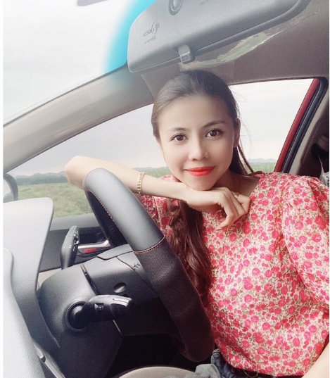 Bắt &ldquo;hot girl&rdquo; chủ shop quần &aacute;o nổi tiếng v&igrave; cho vay với l&atilde;i suất &ldquo;cắt cổ&rdquo; - Ảnh 1.