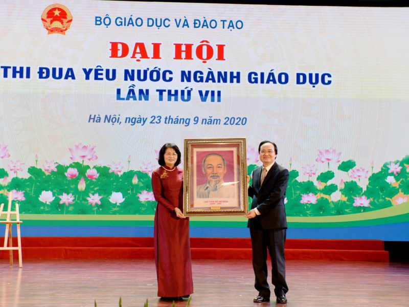 Gần 400 cá nhân, tập thể được vinh danh tại Đại hội thi đua yêu nước ngành giáo dục