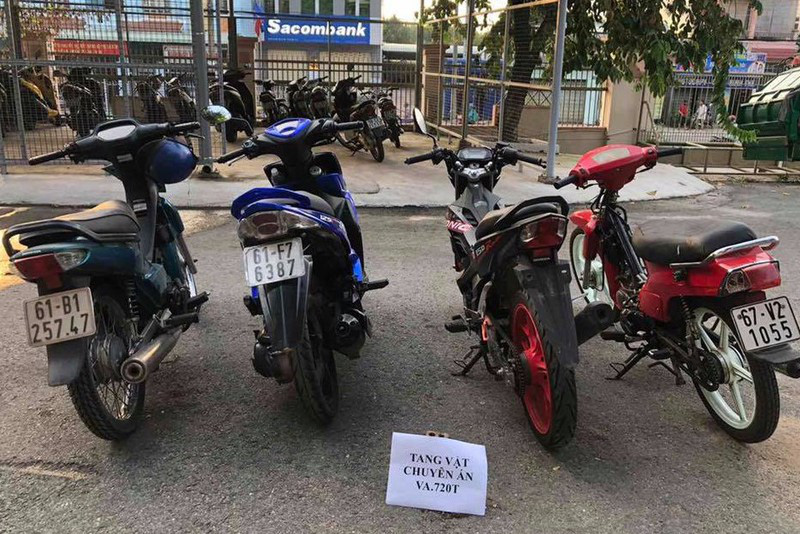 B&igrave;nh Dương: Bắt băng nh&oacute;m chuy&ecirc;n trộm cắp t&agrave;i sản l&uacute;c nửa đ&ecirc;m - Ảnh 1.