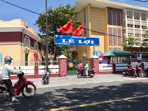 Buộc trường trả lại tiền lạm thu - Ảnh 1.