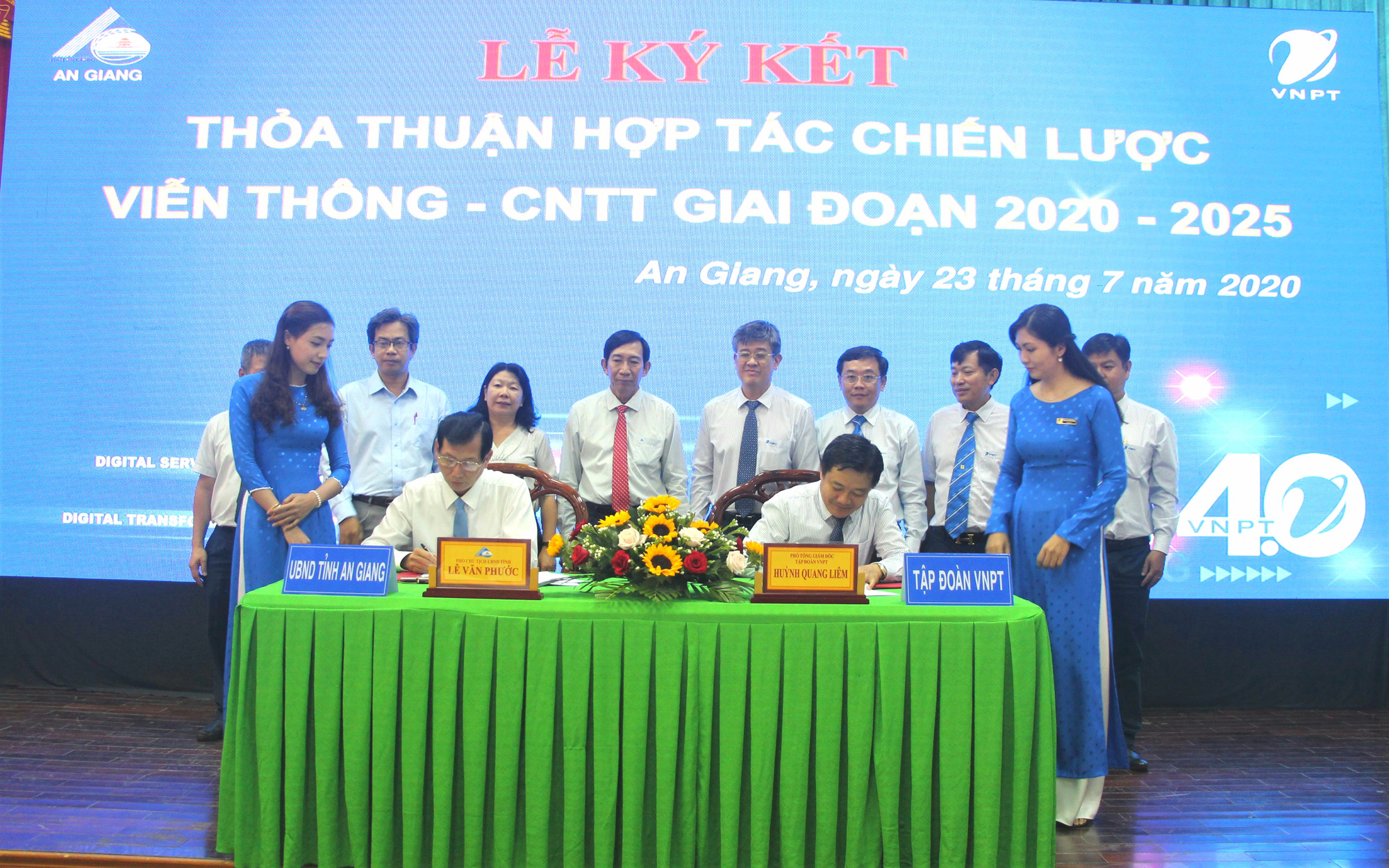 An Giang đẩy mạnh ch&iacute;nh quyền số phục vụ d&acirc;n - Ảnh 2.