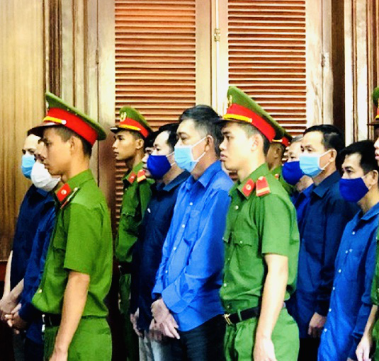 Nguy&ecirc;n Gi&aacute;m đốc C&ocirc;ng ty Lương thực Tr&agrave; Vinh bị c&aacute;o buộc tham &ocirc; gần 5,2 tỉ đồng - Ảnh 1.