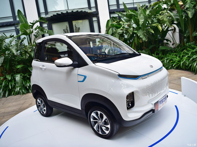 Chiếc ôtô 2 chỗ đi chợ, đón con rẻ giá chỉ nhỉnh hơn Honda SH