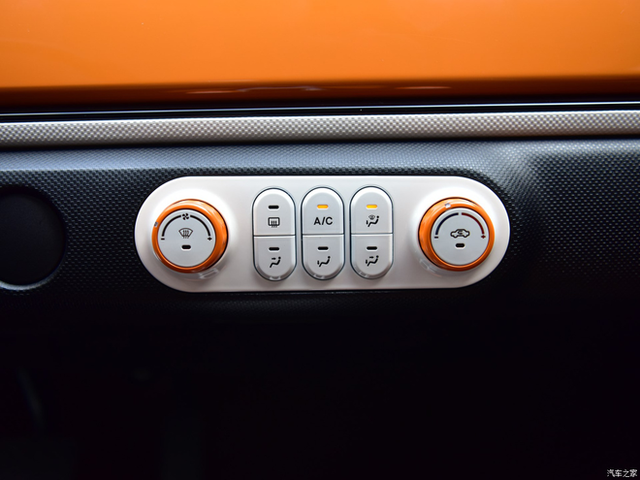 Chiếc &ocirc;t&ocirc; 2 chỗ đi chợ, đ&oacute;n con rẻ gi&aacute; chỉ nhỉnh hơn Honda SH - Ảnh 6.