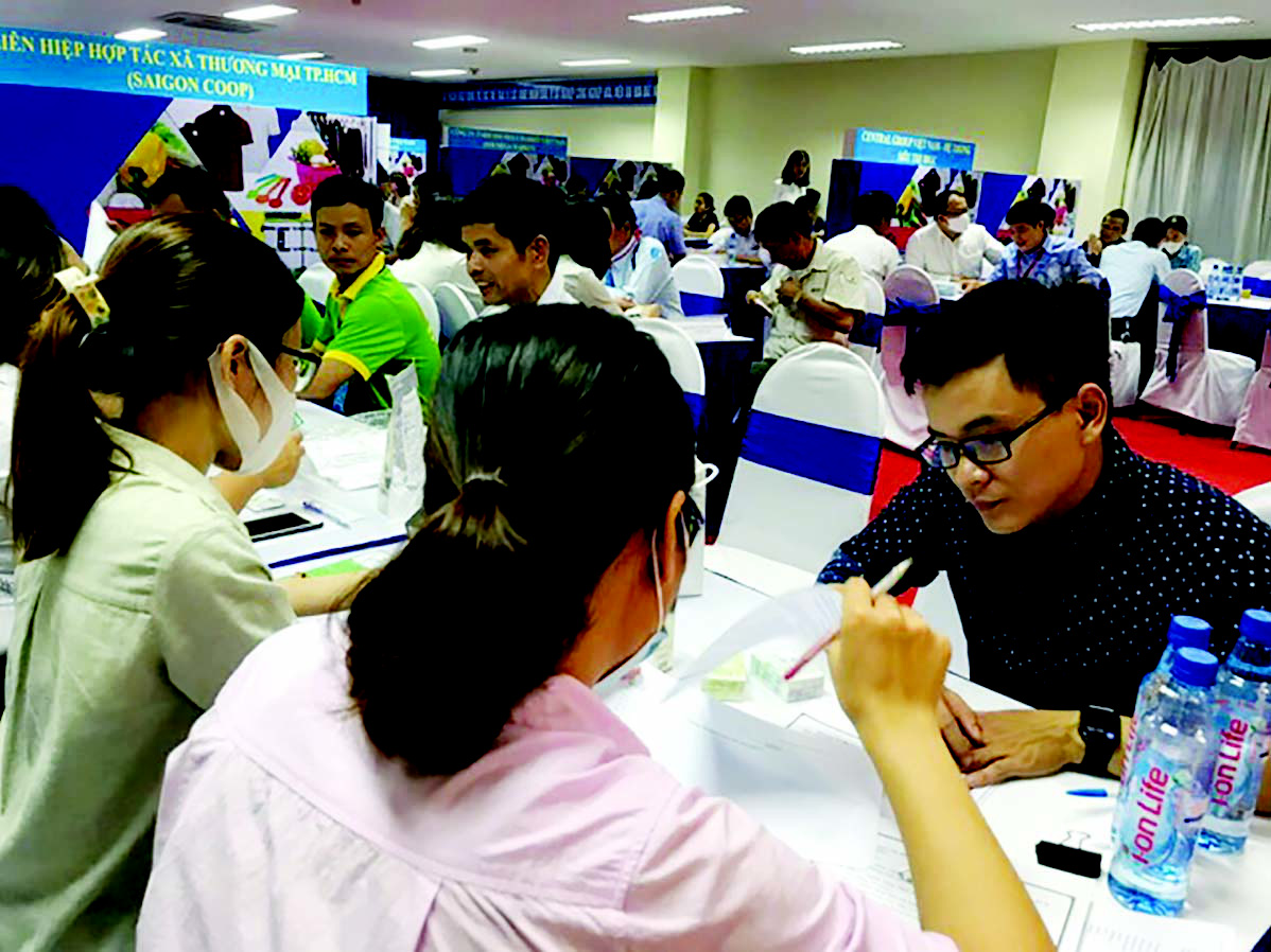 Sản phẩm c&aacute;c địa phương t&igrave;m đường v&agrave;o si&ecirc;u thị - Ảnh 2.