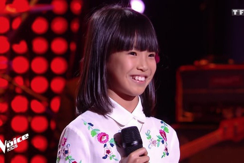 Clip: Cô bé gốc Việt gây xôn xao ở The Voice Kids Pháp