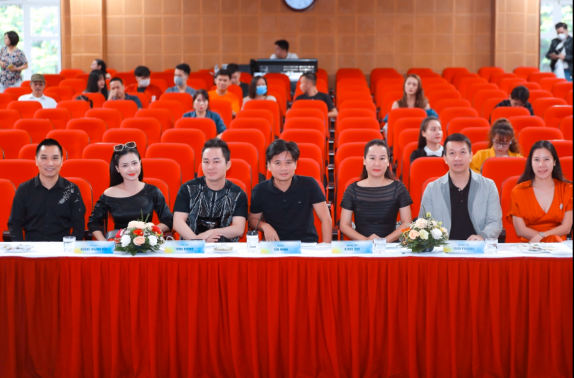 Cạnh tranh quyết liệt tại Giọng hát hay Hà Nội 2020 - Ảnh 3.