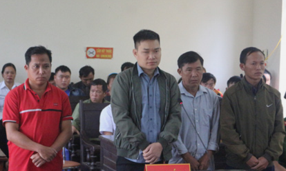 Cựu chủ tịch xã đi tù vì để 3 thuộc cấp tham ô hơn 500 triệu đồng