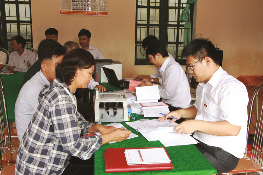 Gia tăng nguồn vốn tại địa b&agrave;n Tam n&ocirc;ng,&nbsp;Agribank g&oacute;p phần đẩy l&ugrave;i nạn t&iacute;n dụng đen - Ảnh 2.