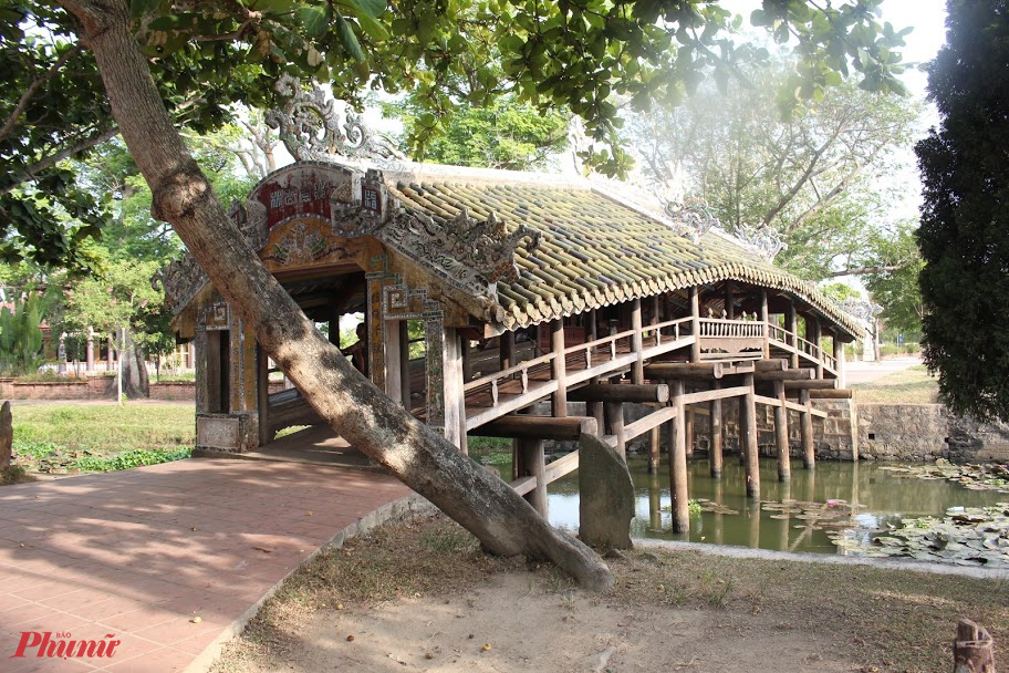 Về cầu ngói Thanh Toàn ghé cháo lòng mệ Tươi - Ảnh 5.