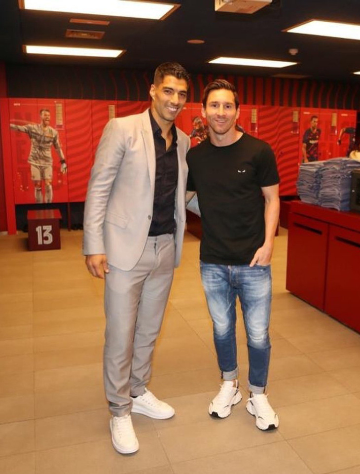 Những h&igrave;nh ảnh đầu ti&ecirc;n của Luis Suarez ở đội b&oacute;ng mới Atletico Madrid - Ảnh 4.