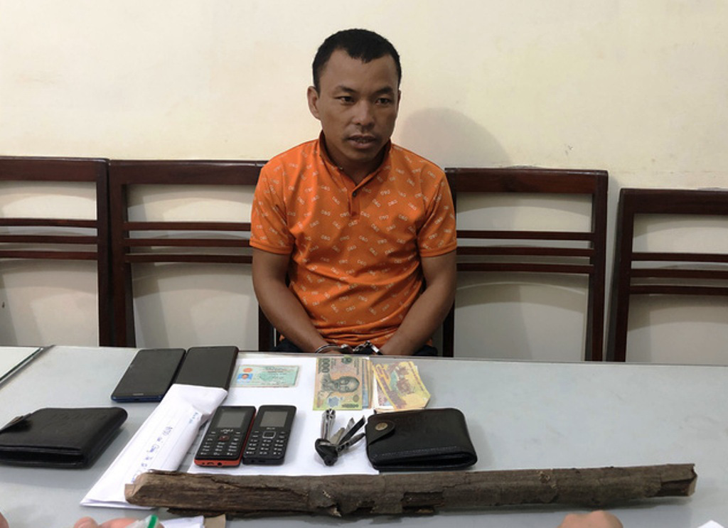 Cùng thích một cô gái, dùng gậy đánh bạn thân tử vong