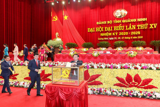 &Ocirc;ng Nguyễn Xu&acirc;n K&yacute; t&aacute;i đắc cử B&iacute; thư Tỉnh ủy Quảng Ninh - Ảnh 4.