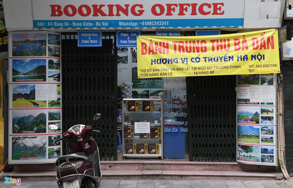 Cảnh tượng tr&aacute;i ngược ở c&aacute;c cửa h&agrave;ng b&aacute;nh Trung thu truyền thống - Ảnh 9.